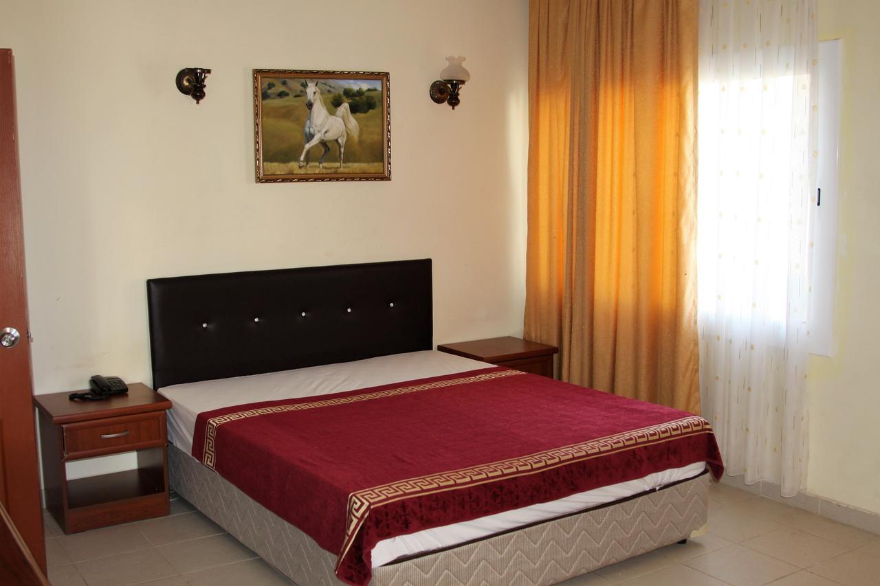 Kasgar Court Hotel Agia Varvara Екстер'єр фото